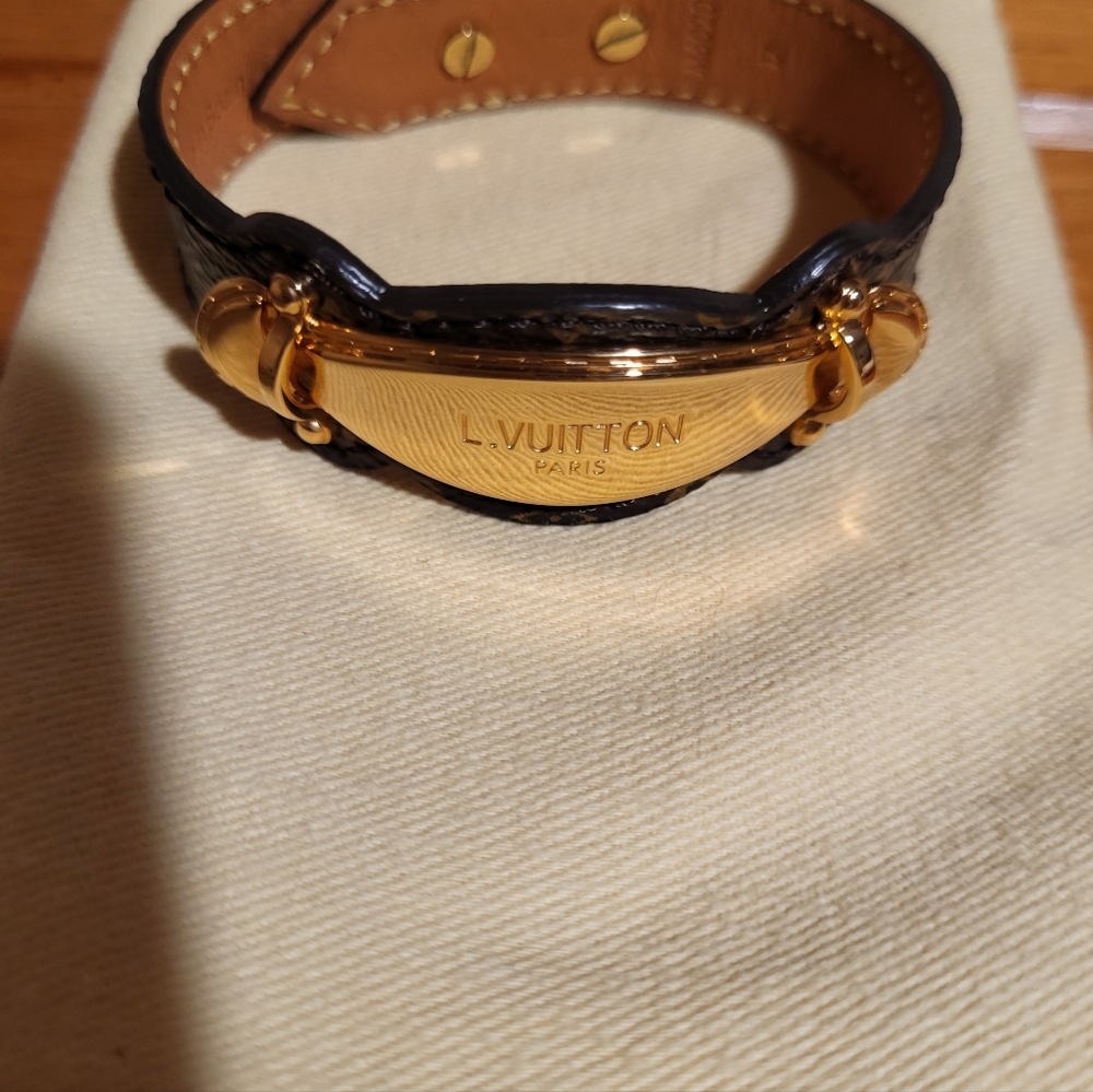 Louis Vuitton Womens Or Mens Bracelet. Like New Only Worn Once